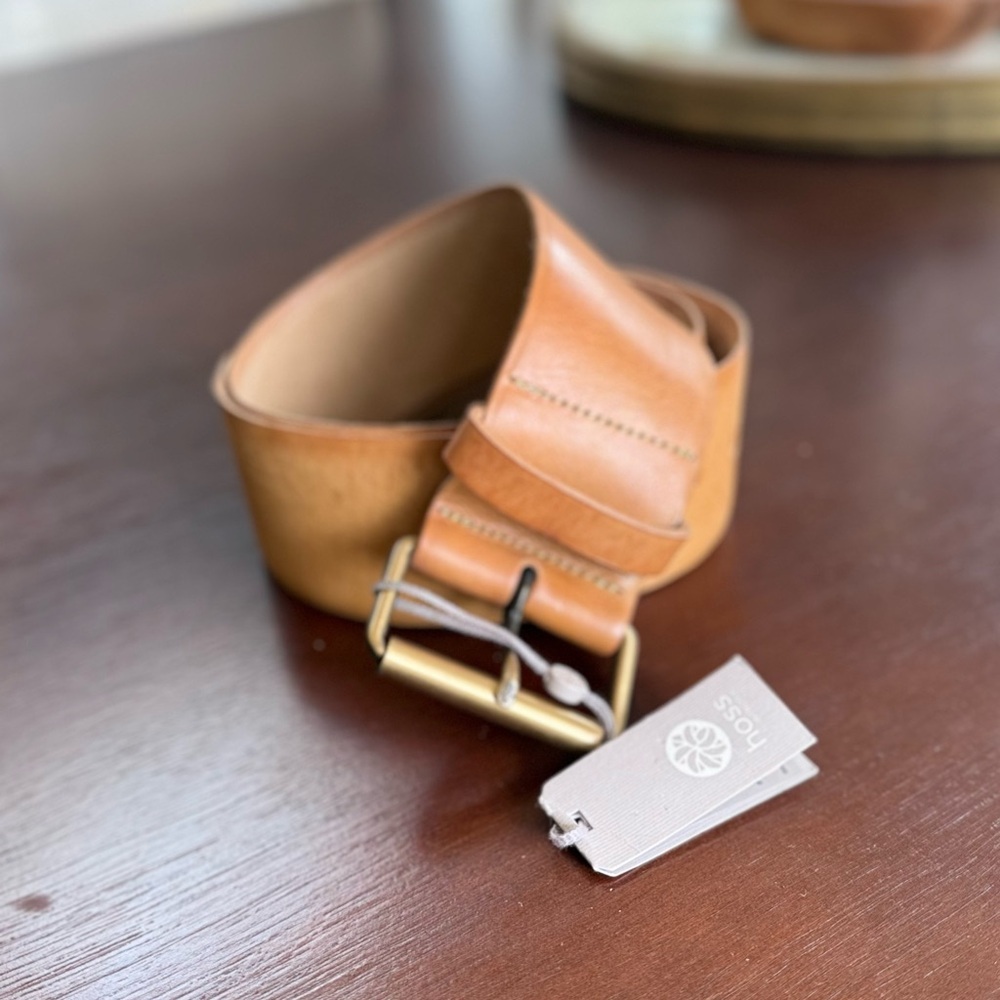 Women's Tan Leather Belt with Brass-Tone Buckle - Picture 2 of 4